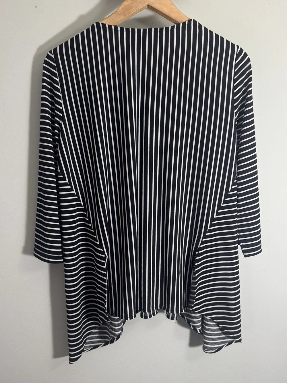 Joseph Ribkoff Striped Tunic Top Shirt button sz 6 Black White 3/4 Sleeve Canada - Picture 5 of 9